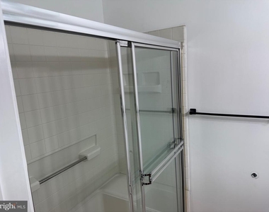 6620 Lake Park Drive - Photo Thumbnail 14