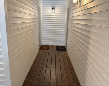 6620 Lake Park Drive - Photo Thumbnail 20