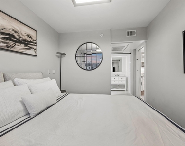 1212 Guadalupe St - Photo Thumbnail 14