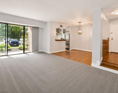 15603 Dorset Road - Photo Thumbnail 5