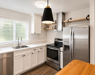 15603 Dorset Road - Photo Thumbnail 2