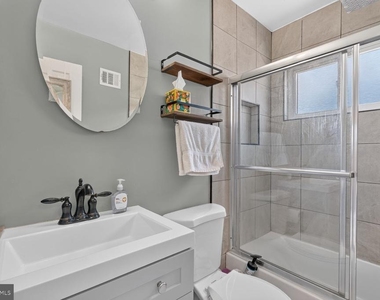 2437 Iverson Street - Photo Thumbnail 10
