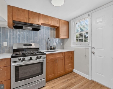 2437 Iverson Street - Photo Thumbnail 6