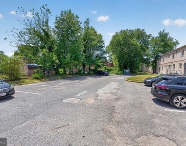 2437 Iverson Street - Photo Thumbnail 14