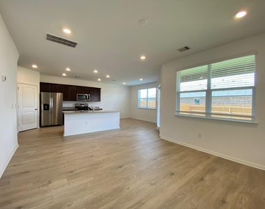 241 Saide St - Photo Thumbnail 2