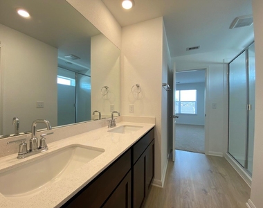 241 Saide St - Photo Thumbnail 20
