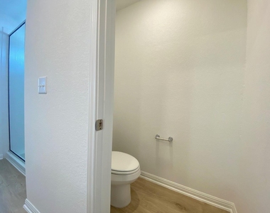 241 Saide St - Photo Thumbnail 21