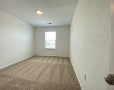 241 Saide St - Photo Thumbnail 26