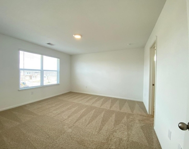 241 Saide St - Photo Thumbnail 17
