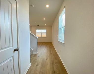 241 Saide St - Photo Thumbnail 1