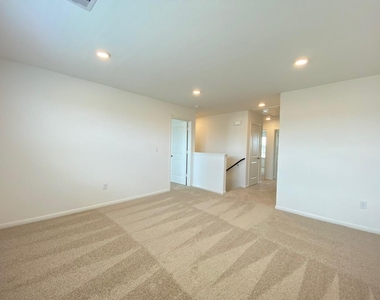 241 Saide St - Photo Thumbnail 16