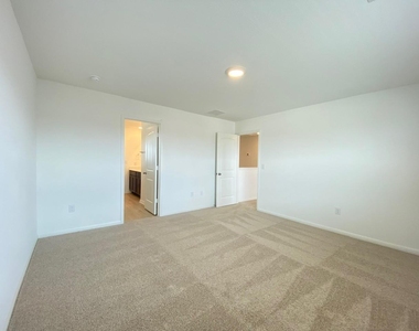 241 Saide St - Photo Thumbnail 18