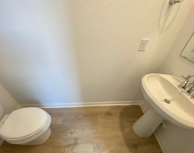 241 Saide St - Photo Thumbnail 11