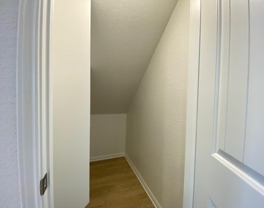 241 Saide St - Photo Thumbnail 10
