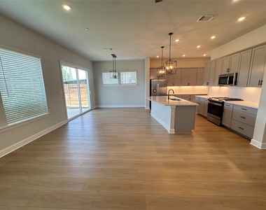 3000 Chisholm Trail Rd - Photo Thumbnail 5