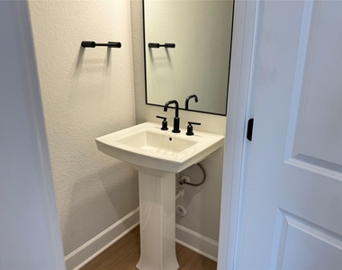 3000 Chisholm Trail Rd - Photo Thumbnail 9