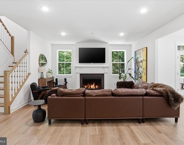 15717 Tierra Drive - Photo Thumbnail 12