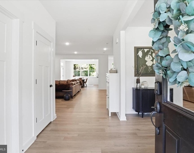 15717 Tierra Drive - Photo Thumbnail 2