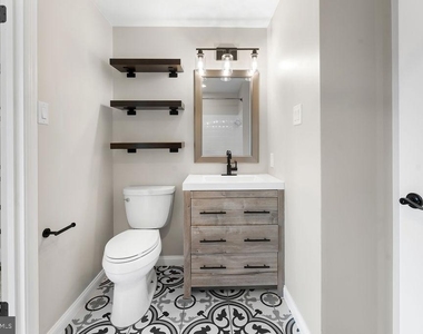 17429 Gallagher Way - Photo Thumbnail 12