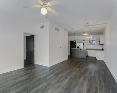 711 W 26th St - Photo Thumbnail 3