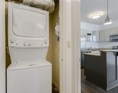 711 W 26th St - Photo Thumbnail 4