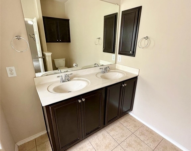 8633 White Ibis Dr - Photo Thumbnail 18