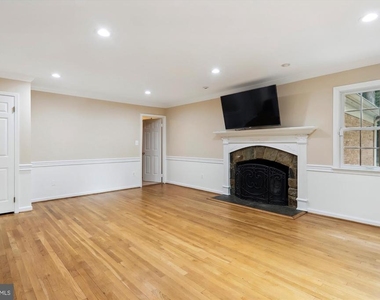 9309 Langford Court - Photo Thumbnail 15
