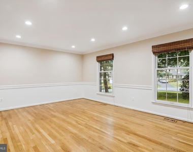 9309 Langford Court - Photo Thumbnail 10