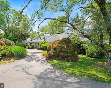 10600 Red Barn Lane - Photo Thumbnail 4