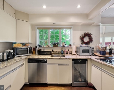 10600 Red Barn Lane - Photo Thumbnail 14