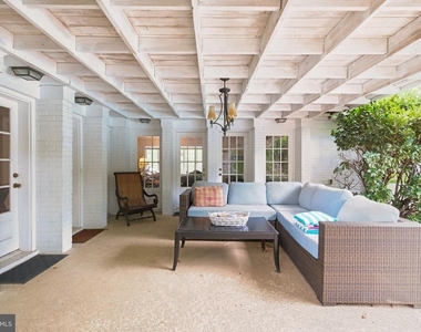 10600 Red Barn Lane - Photo Thumbnail 12