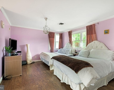 10600 Red Barn Lane - Photo Thumbnail 27