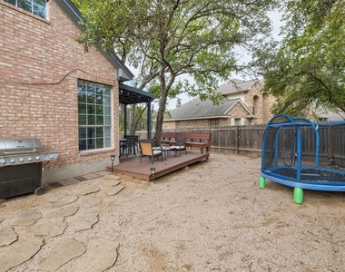 3704 Runnels Ct - Photo Thumbnail 27