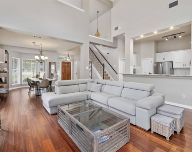 3704 Runnels Ct - Photo Thumbnail 4