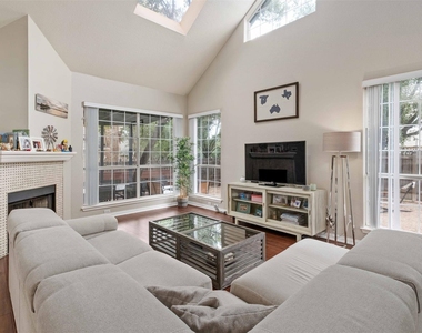 3704 Runnels Ct - Photo Thumbnail 6