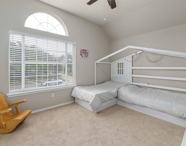 3704 Runnels Ct - Photo Thumbnail 20