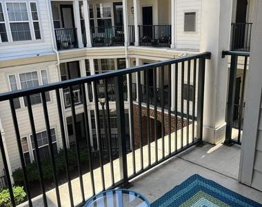 27 Booth Street - Photo Thumbnail 5