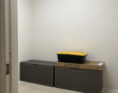 27 Booth Street - Photo Thumbnail 14