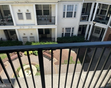 27 Booth Street - Photo Thumbnail 19