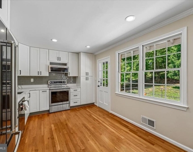 11506 Stonewood Lane - Photo Thumbnail 21