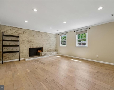 11506 Stonewood Lane - Photo Thumbnail 5