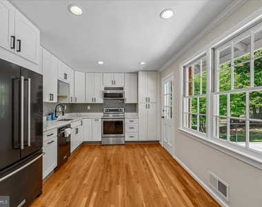 11506 Stonewood Lane - Photo Thumbnail 19