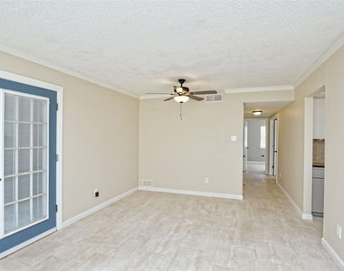 5801 Thunderbird St - Photo Thumbnail 4