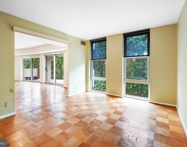 9039 Sligo Creek Parkway - Photo Thumbnail 11