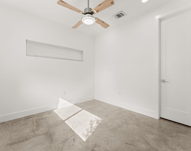 6201 Caddie St - Photo Thumbnail 18