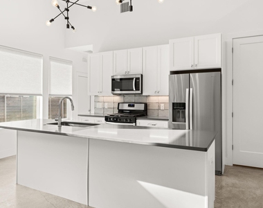 6201 Caddie St - Photo Thumbnail 9