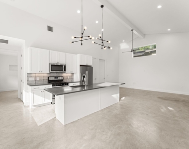 6201 Caddie St - Photo Thumbnail 6