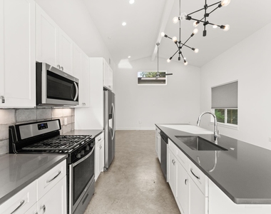 6201 Caddie St - Photo Thumbnail 10