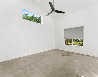 6201 Caddie St - Photo Thumbnail 13