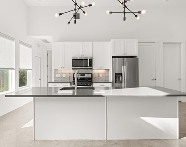 6201 Caddie St - Photo Thumbnail 8